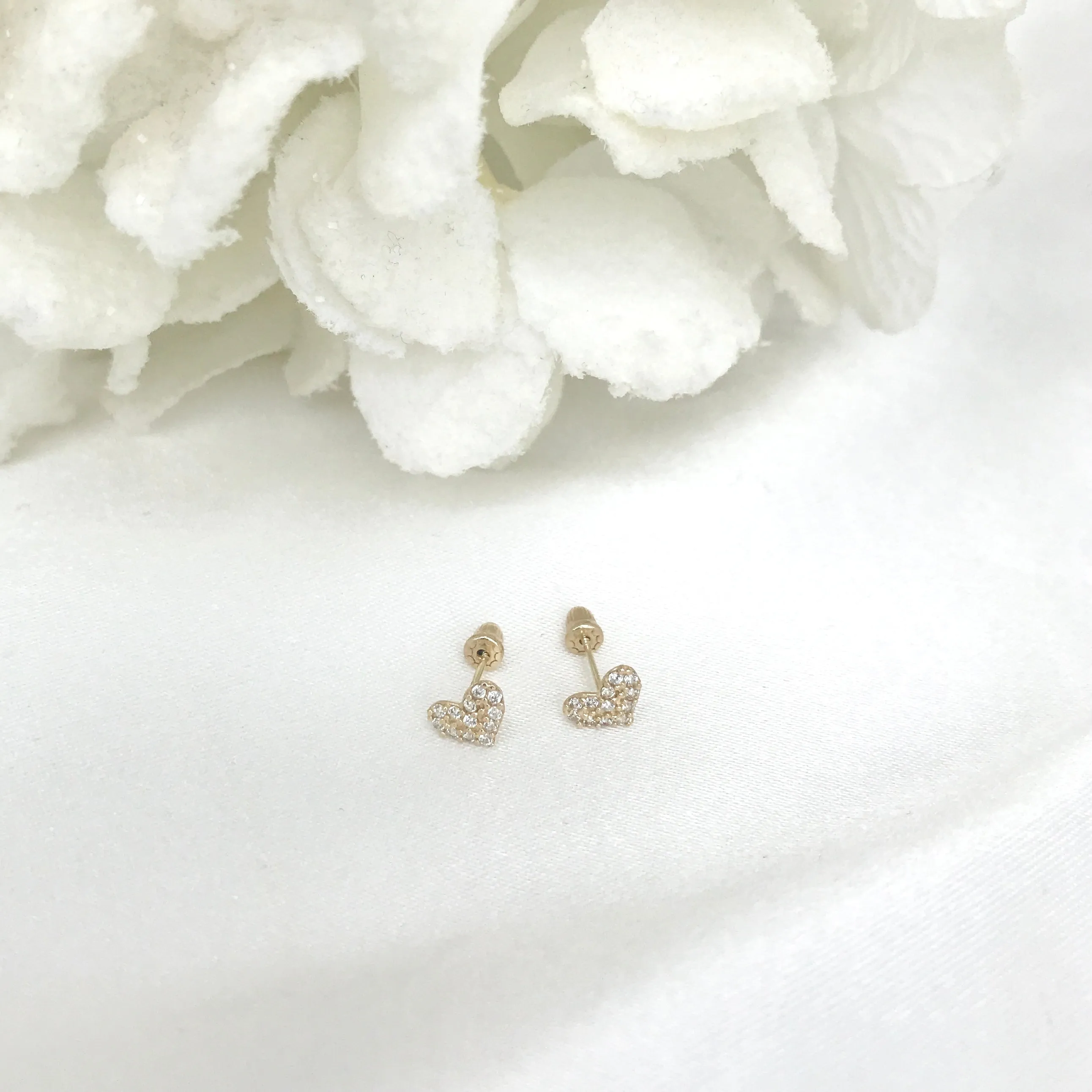 14k Yellow Gold Cluster CZ Heart Screw back Earrings