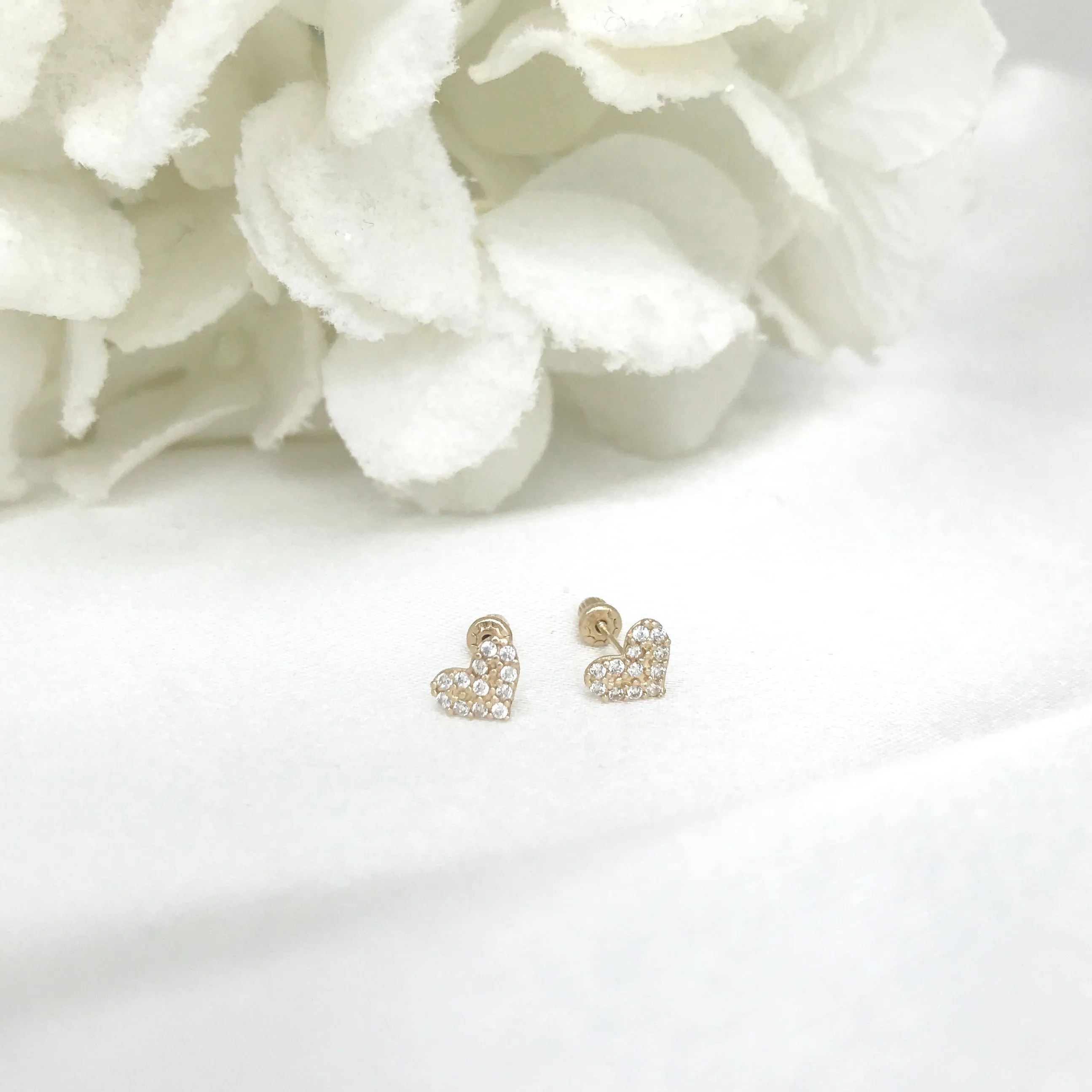 14k Yellow Gold Cluster CZ Heart Screw back Earrings