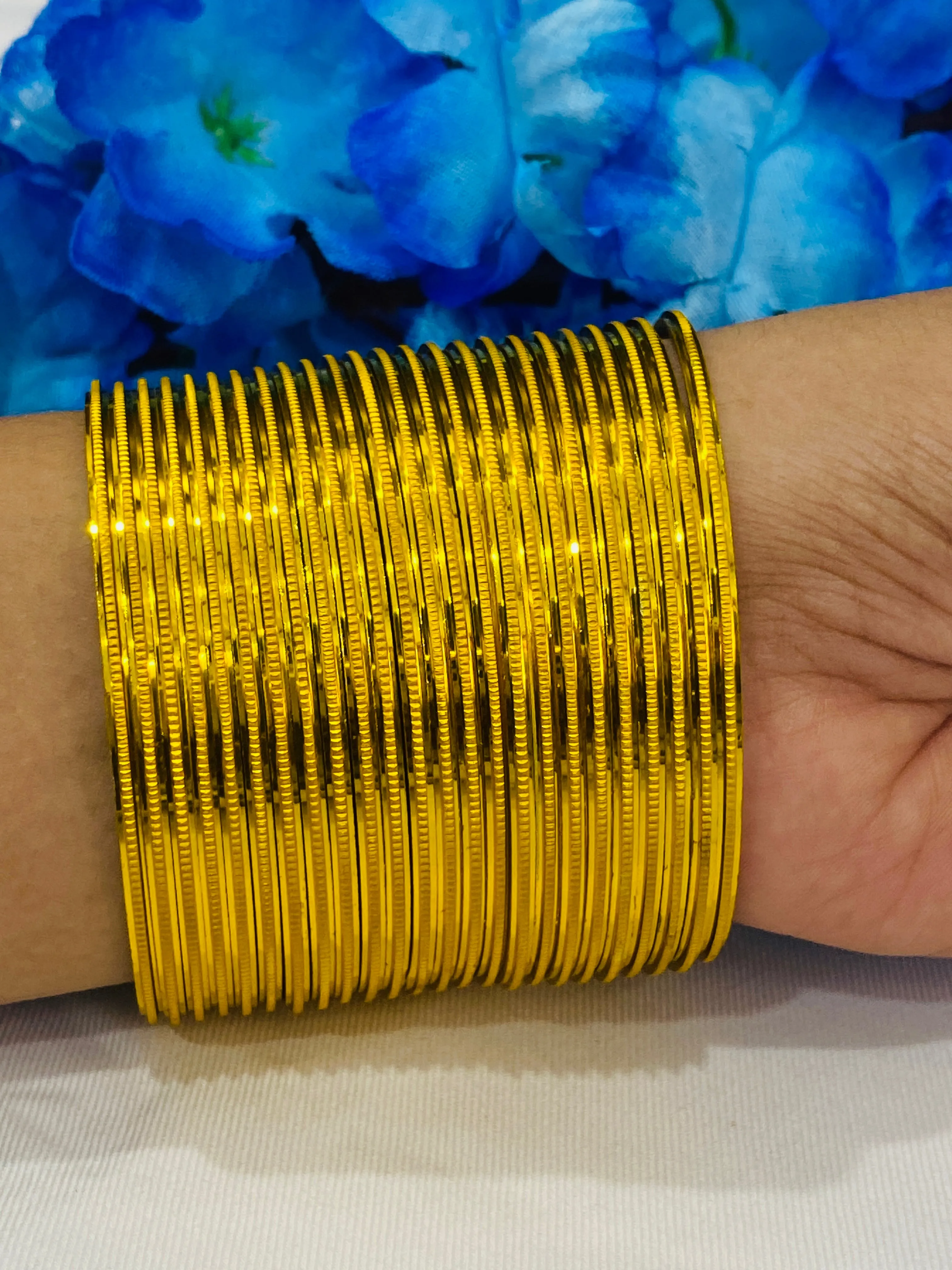 Appealing Yellow Color Plain Metal Bangles