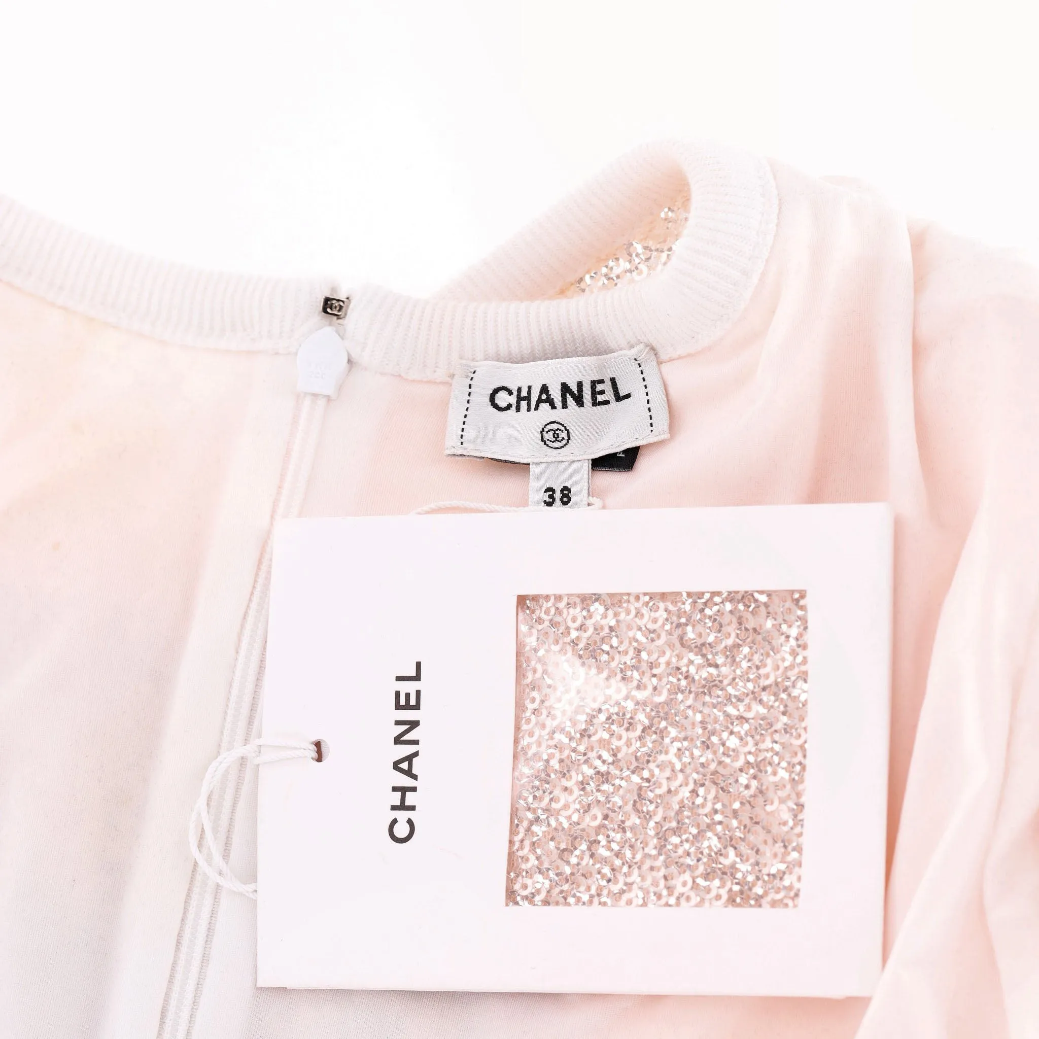 Chanel Cruise Collection 2023 - Sequin Top With Logo Design. Size 38FR