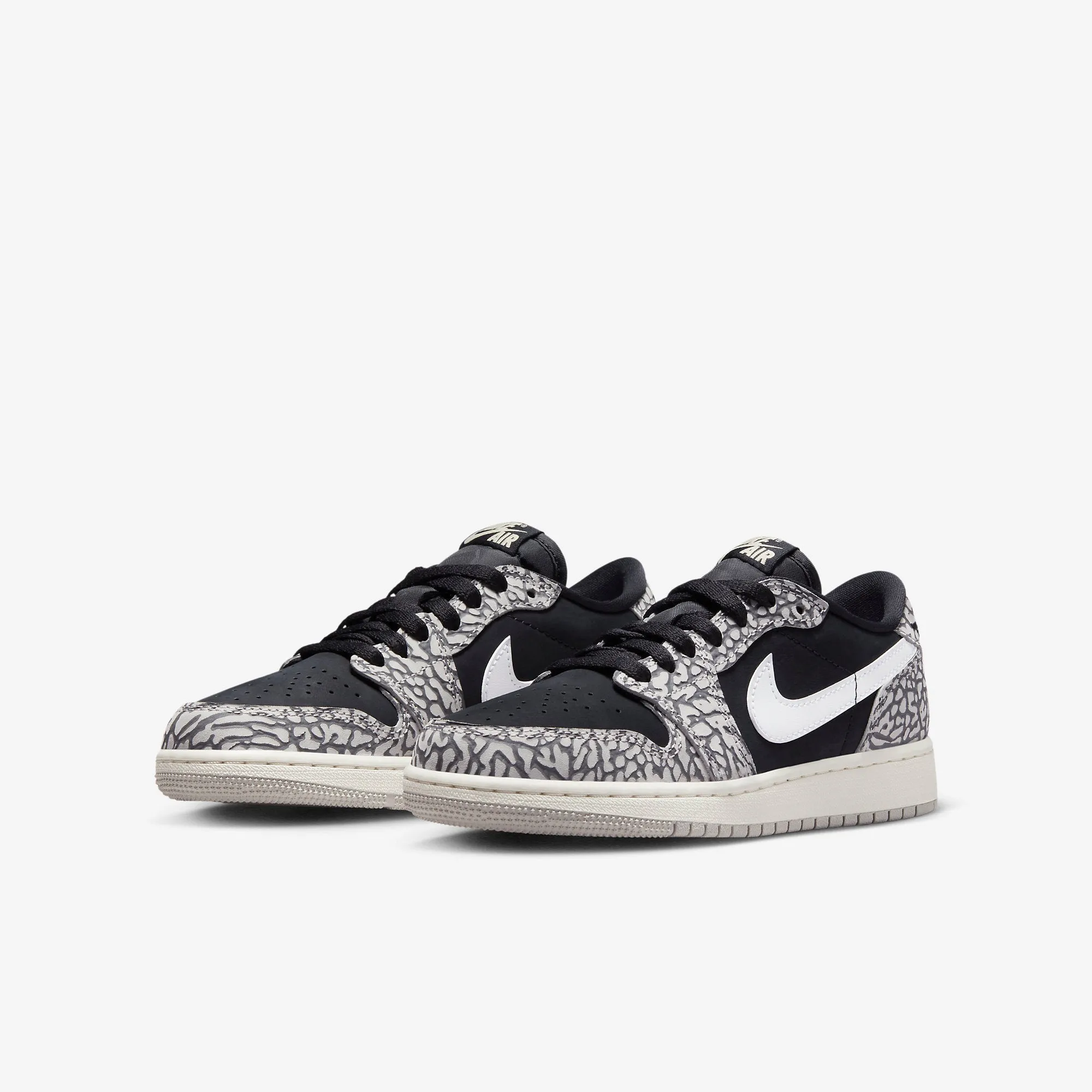 (GS) Air Jordan 1 Retro Low OG 'Black Cement' (2023) CZ0858-001