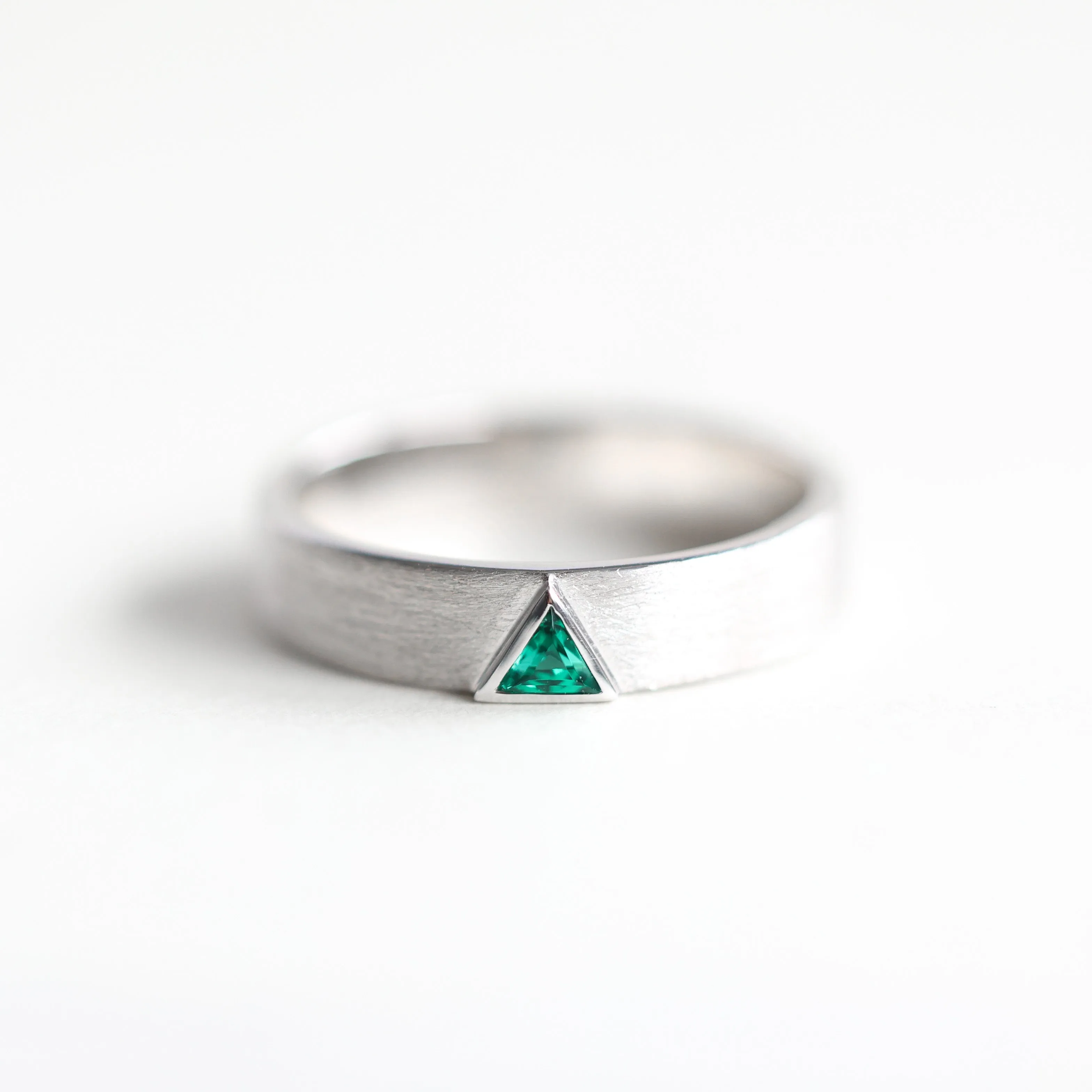 Jordan Triangle Lab Emerald Band