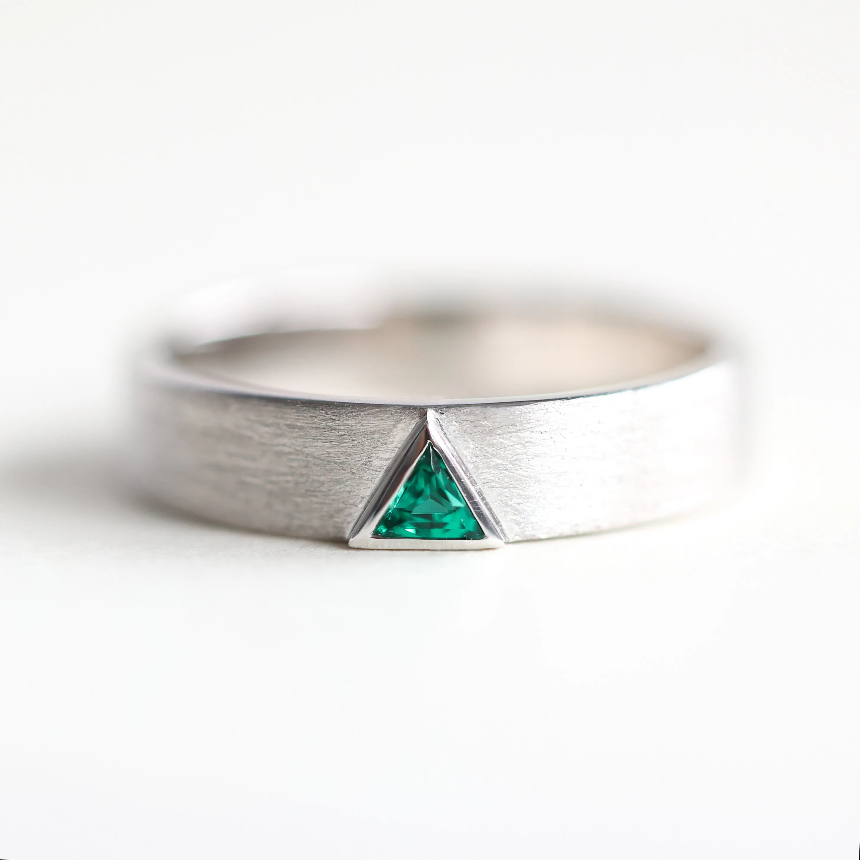 Jordan Triangle Lab Emerald Band