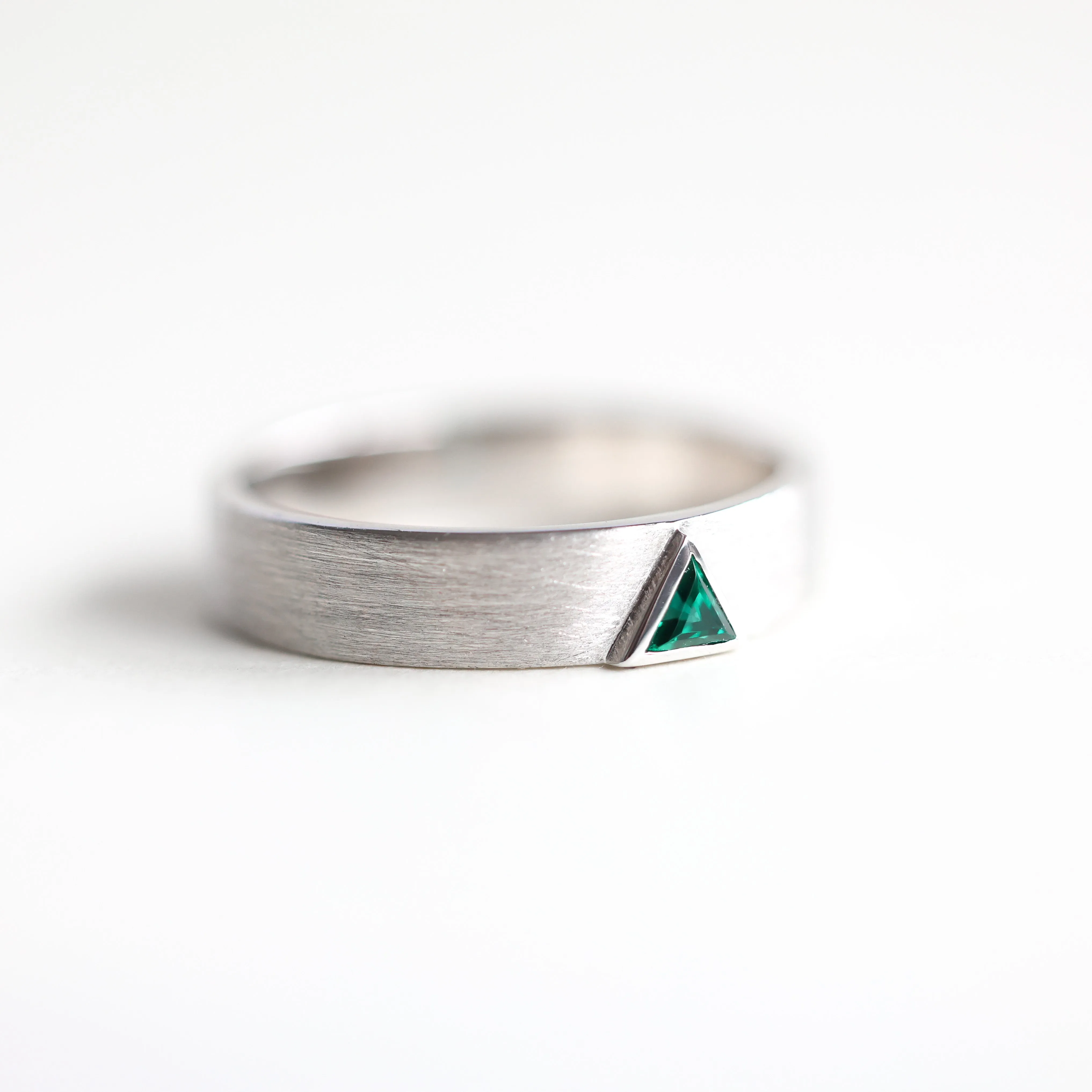 Jordan Triangle Lab Emerald Band