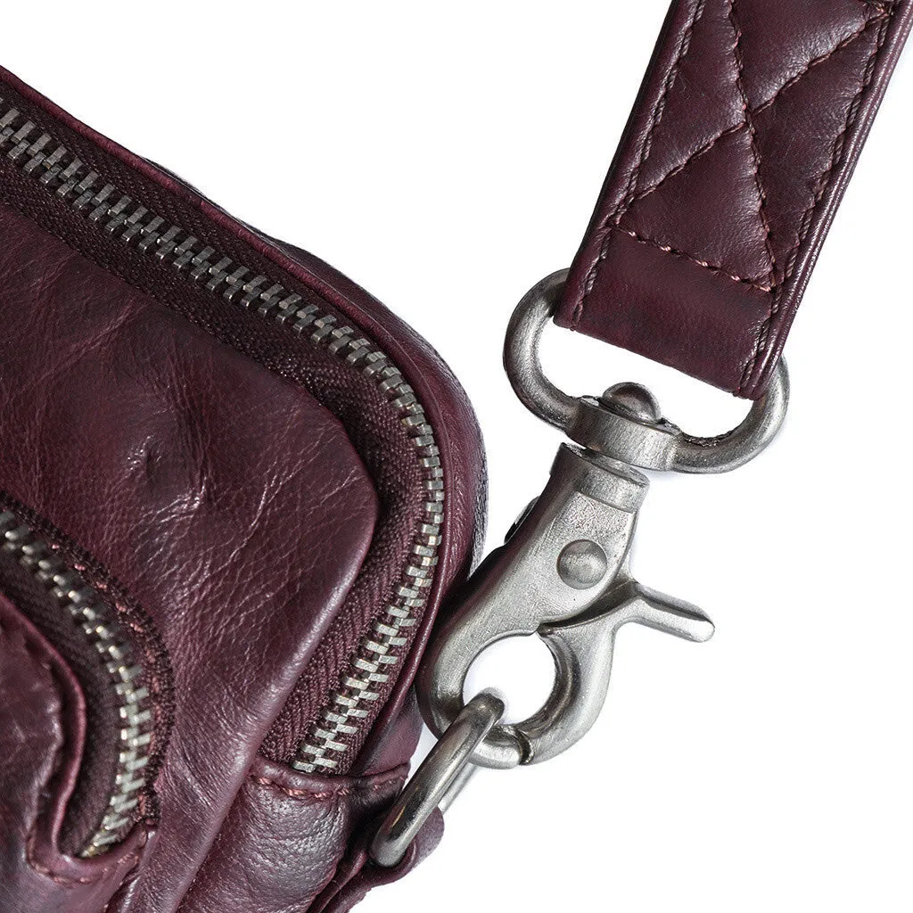 Mobile bag in delicious leather quality / 15818 - Cranberry