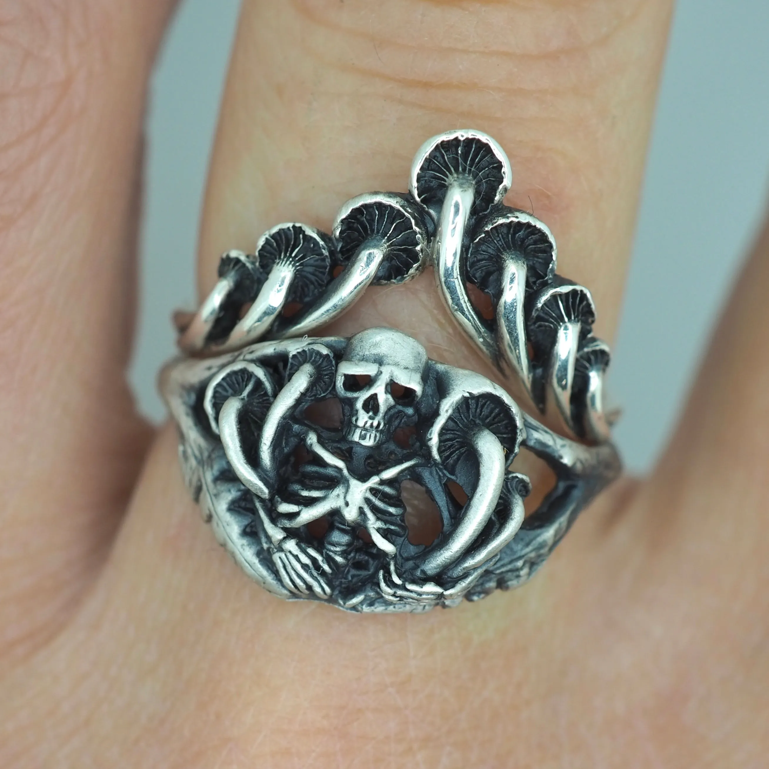 Mushroom crown ring