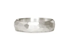 Silver Rock Facet Half Round Band