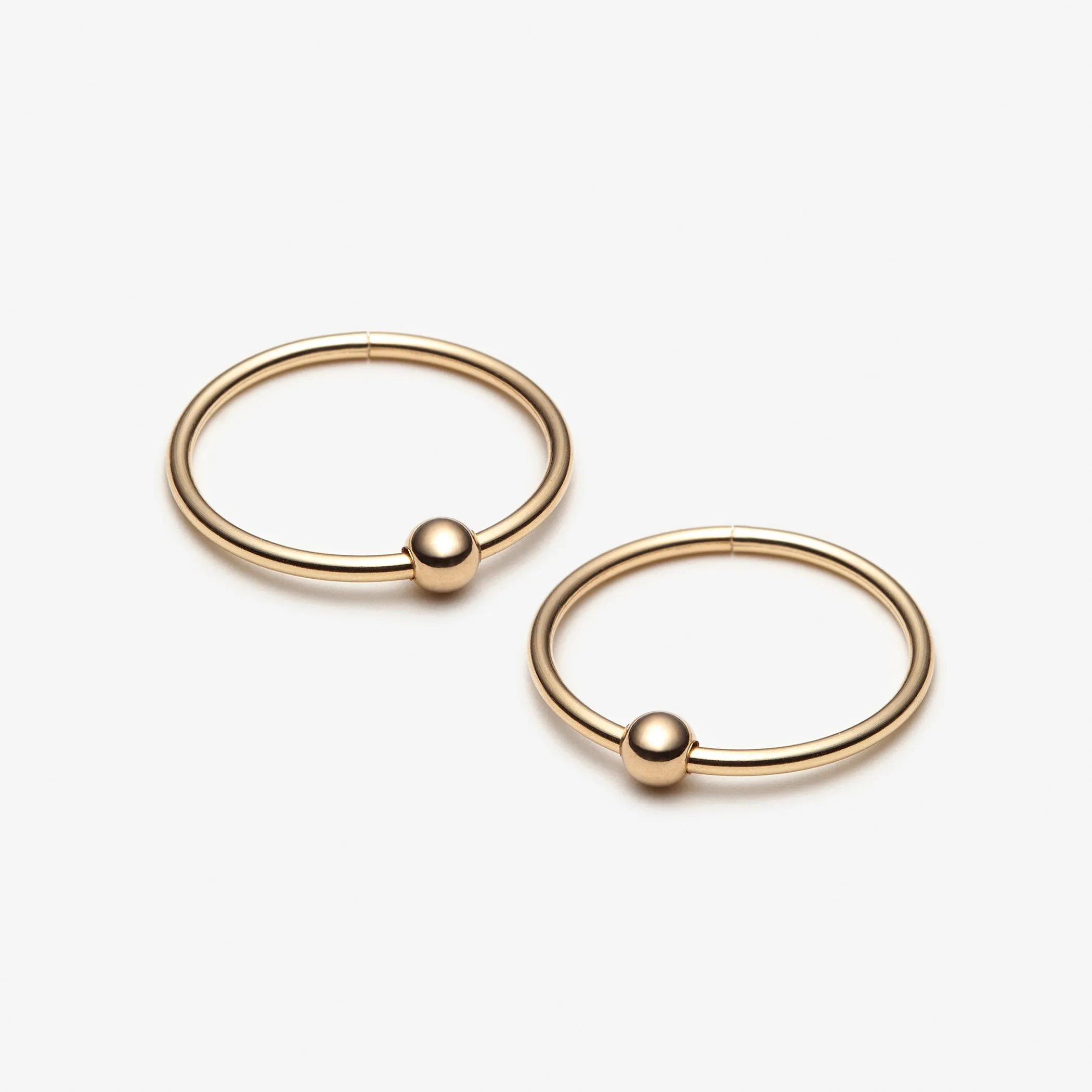 Sleeper Hoop Earrings – 10k Yellow Gold – Monochrome